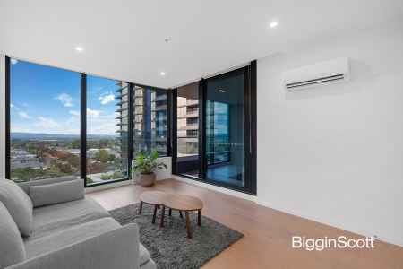 MOUNTAIN VIEWS TO REMEMBER AND STEPS TO THE BEST OF GLEN WAVERLEY!