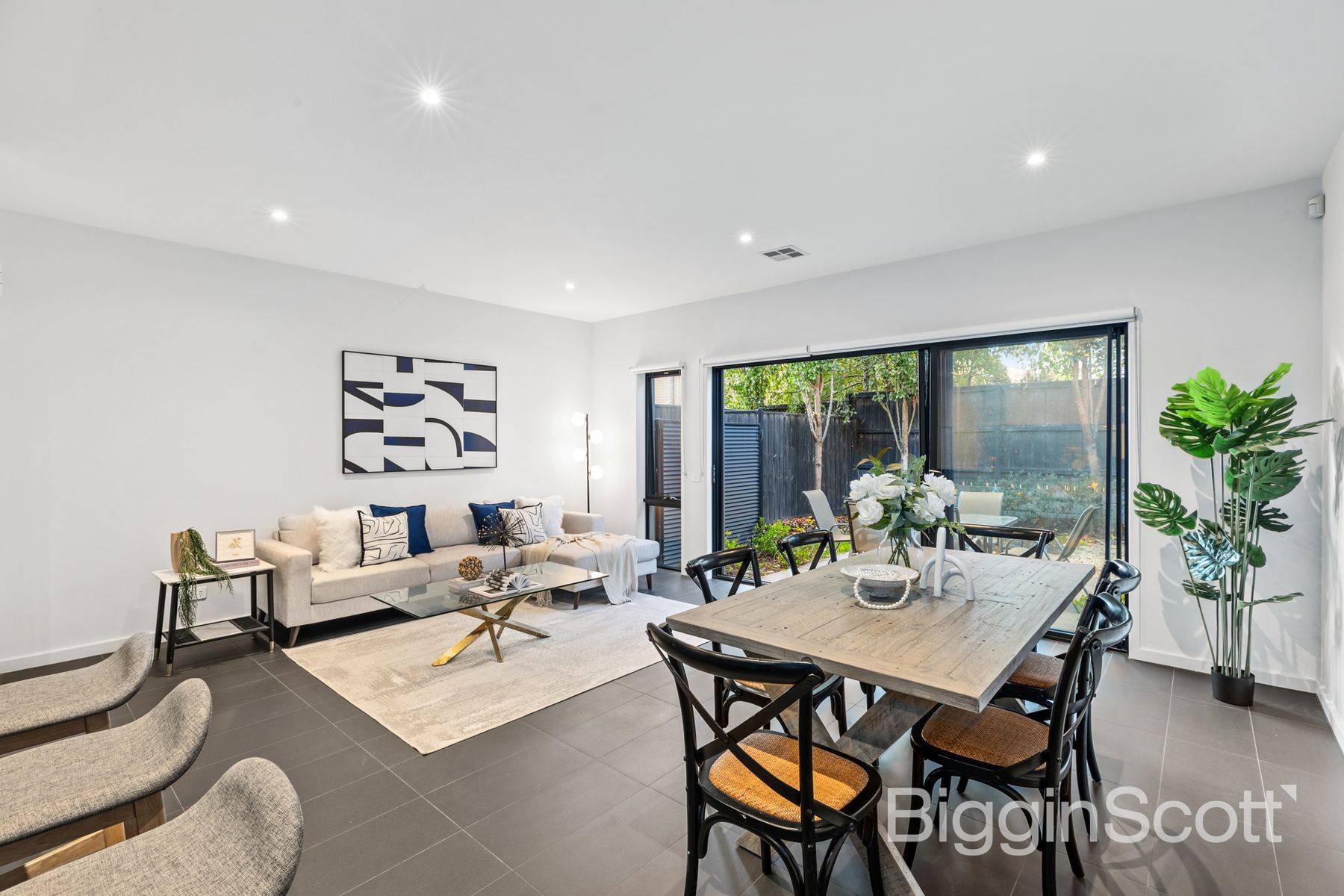 4 Fleur Lane, Doncaster VIC 3108, Doncaster - Thumbnail 2