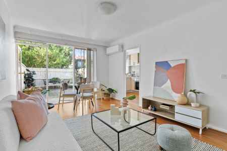 Outstanding Apartment with a wonderful courtyard!