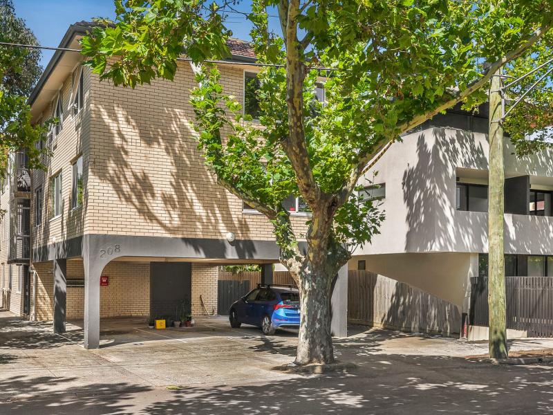 FABULOUS QUALITY LIFESTYLE IN A GREAT LOCATION