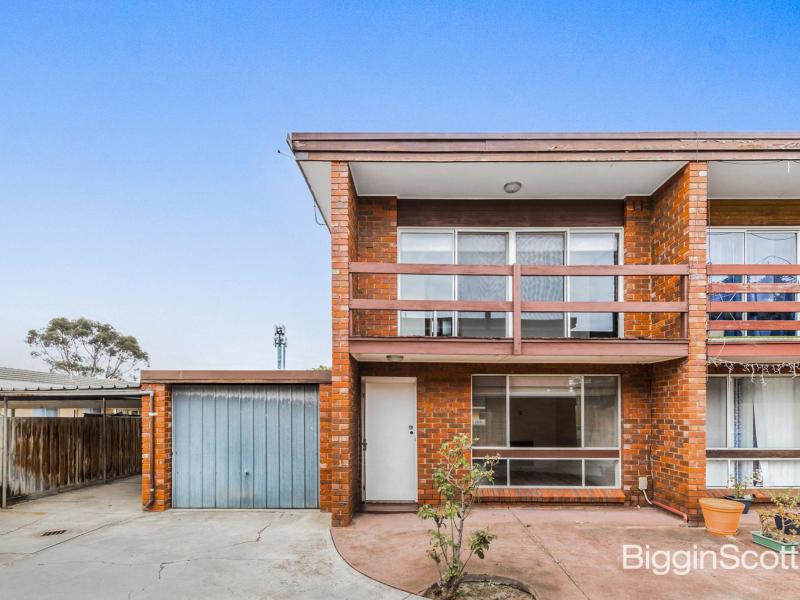 Well maintained 2 Bedroom Home