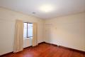 Two Bedroom Unit Close To Train & Shopping Precincts
