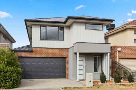 Complete Family Home Perfectly positioned in Point Cook