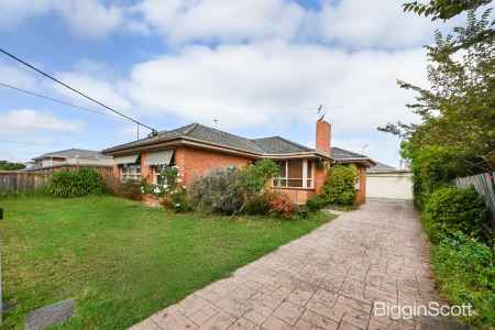 Fantastic 4 bedrooms and 2 bathrooms for you and your family!