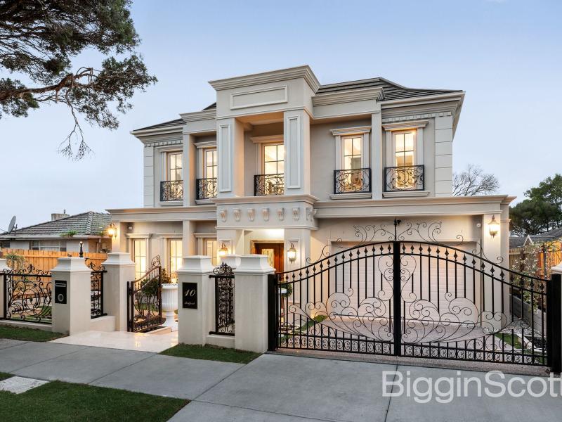 Mansion Masterpiece in East Doncaster Secondary Zone