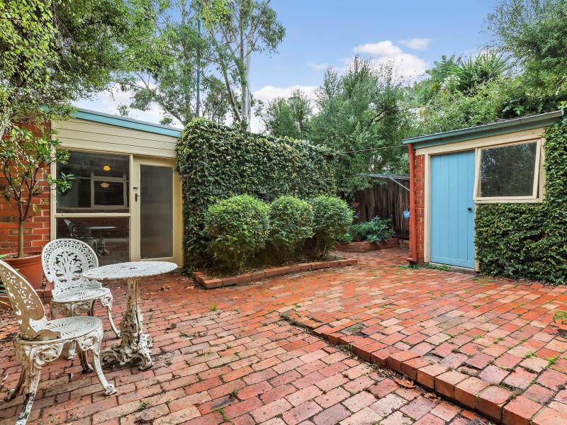 Tree Lined Spacious Two Bedroom with Lock Up Garage 