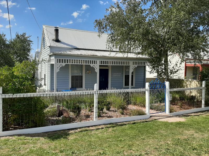 DAYLESFORD MINERS COTTAGE 