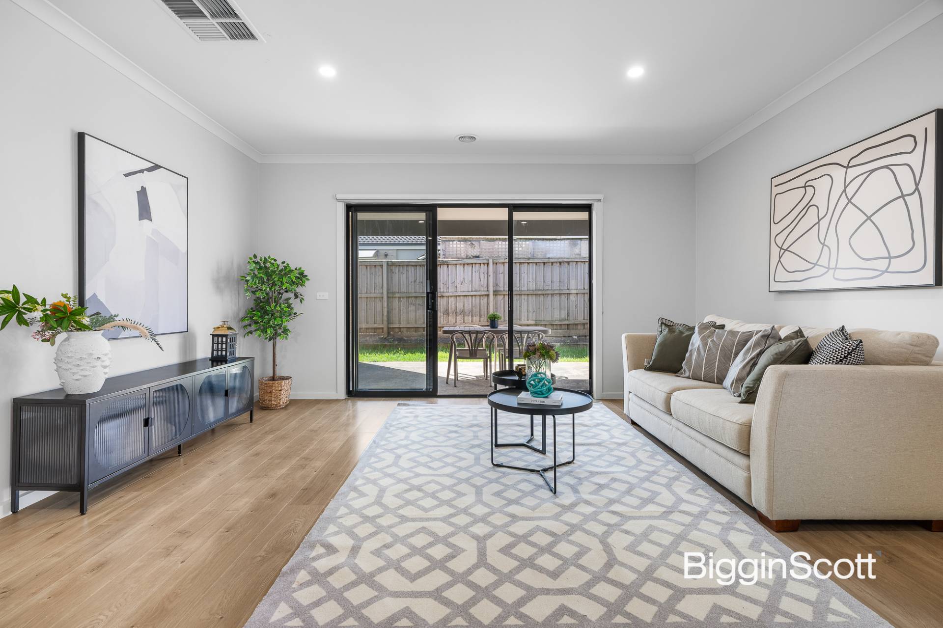 10 Dewhurst Circuit, Cranbourne East VIC 3977, Cranbourne East - Thumbnail 5