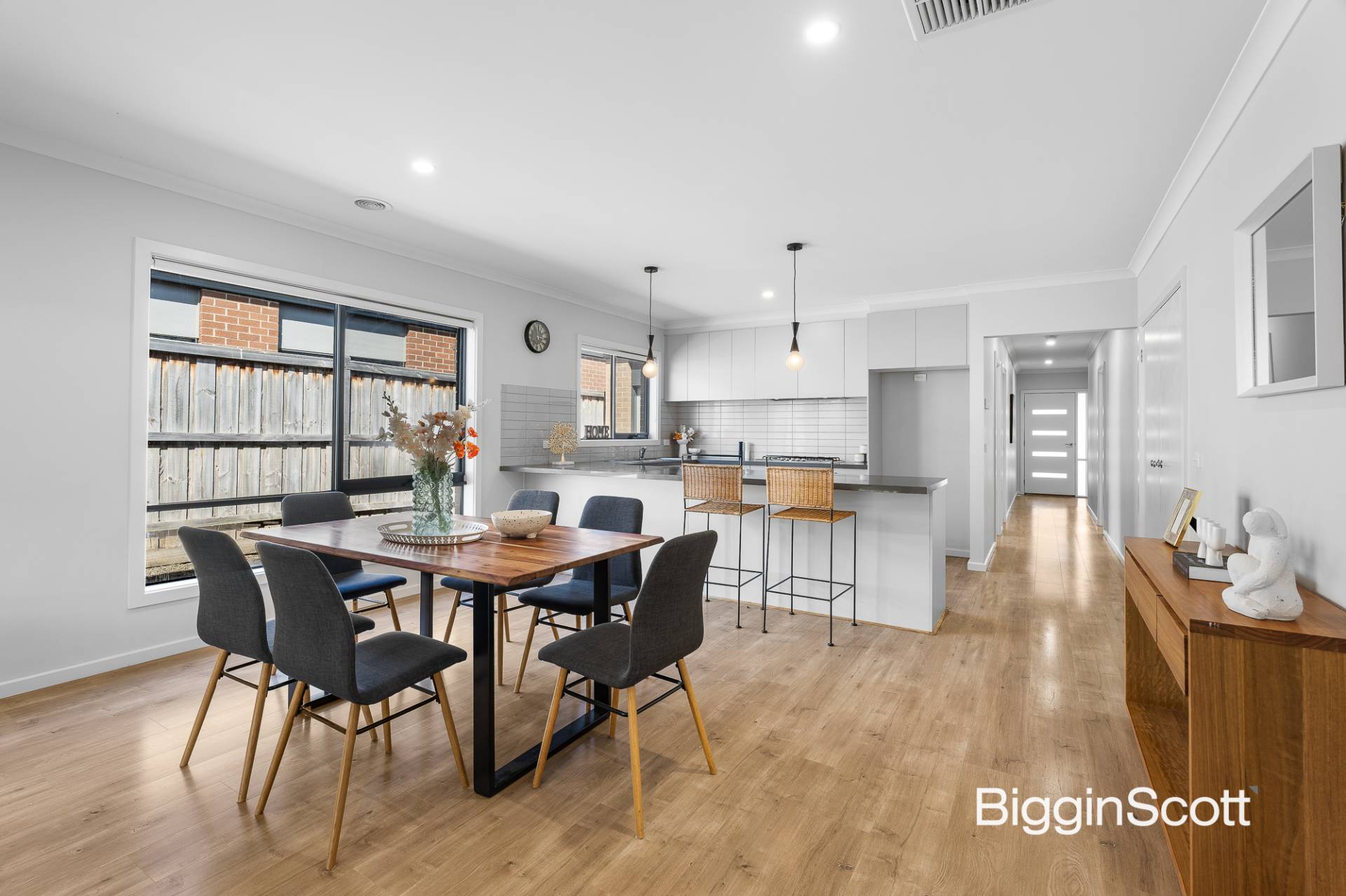 10 Dewhurst Circuit, Cranbourne East VIC 3977, Cranbourne East - Thumbnail 4