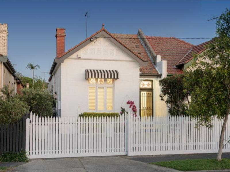 Edwardian elegance in premier Prahran locale