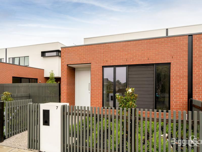 Massive Family Home in Booming Altona North