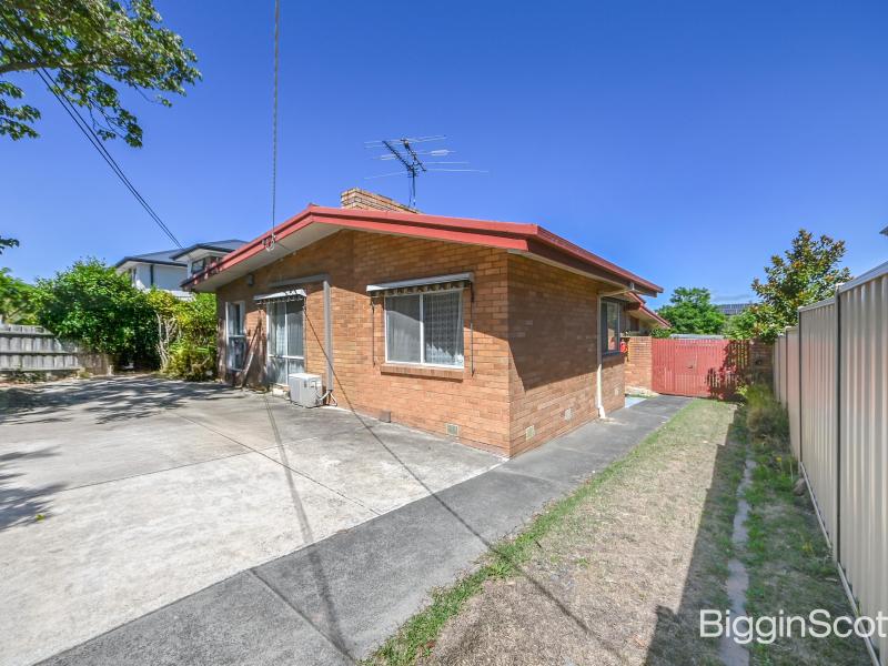 Modern Comfort & Convenience in the Heart of Glen Waverley Secondary School Zone