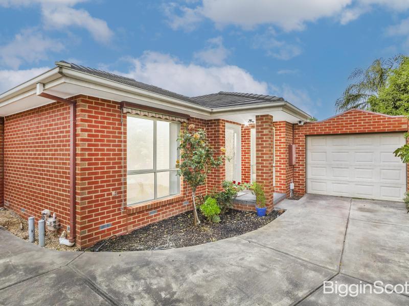 Sought-After and Low Maintenance 3 Bedroom Unit in Glen Waverley