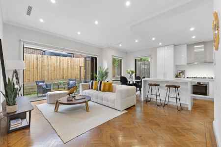 Perfectly located in the Mount Waverley Secondary College Zone