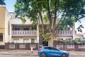 Chic Kensington Retreat: Modern Living with Balcony Views and Prime Convenience