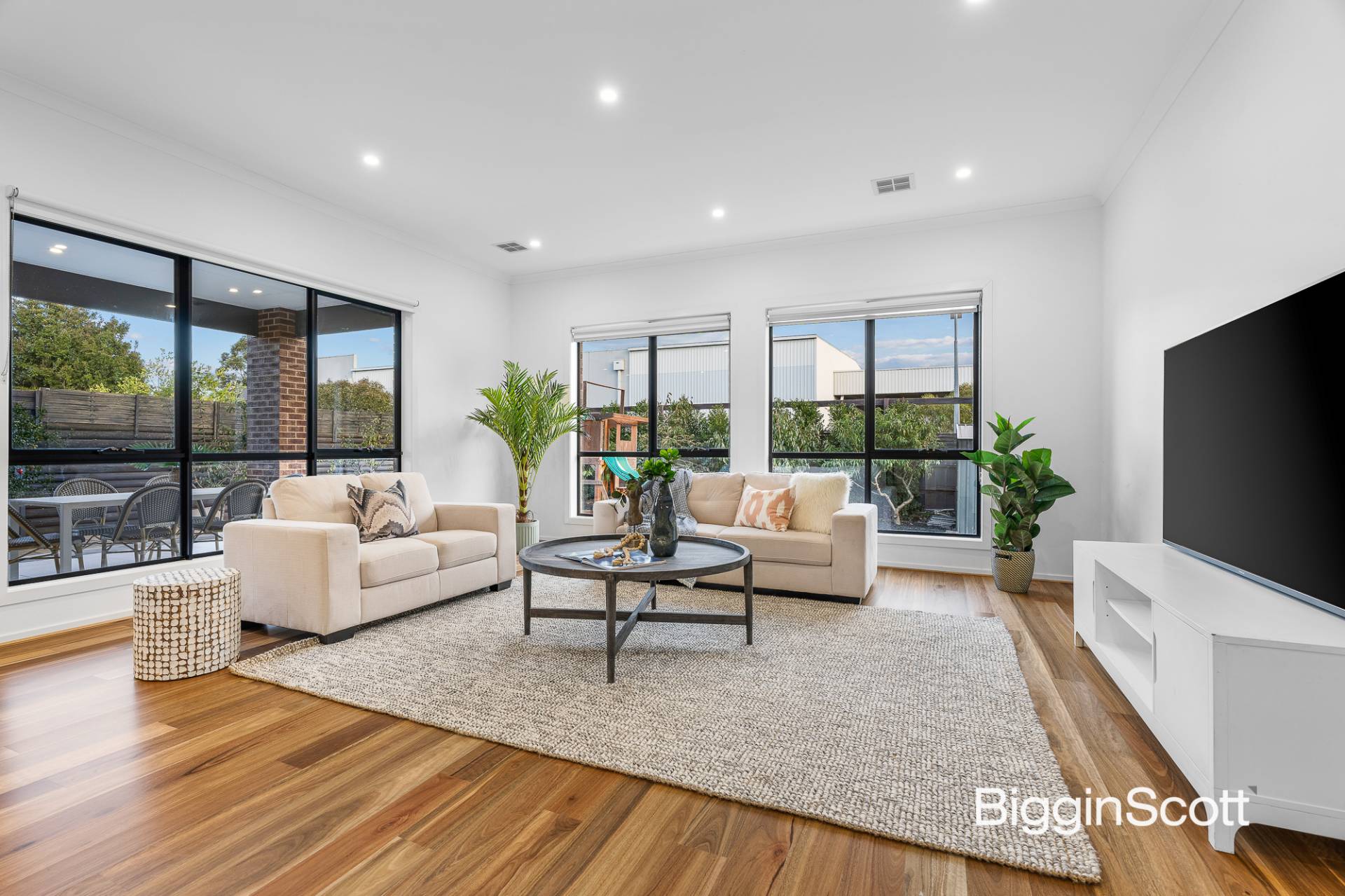 26 Risdon Drive, Notting Hill VIC 3168, Notting Hill - Thumbnail 2