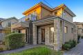 Modern and Comfortable Home - Take advantage of everything Altona North has to Offer! 