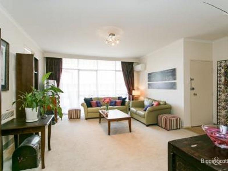 Peaceful, Secure Location Just Off St Kilda Road