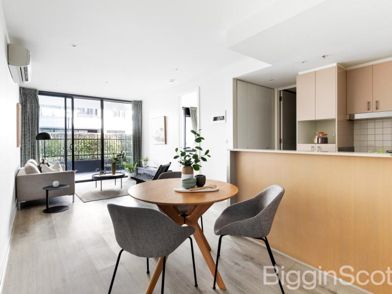 Spacious One-Bedroom with Rare Terrace in Premium Bayshore Building
