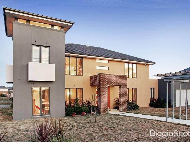 Elegant Family Retreat with Exceptional Living Space