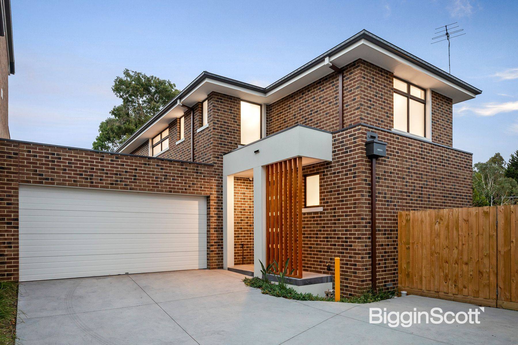 2/5 Carmen Close, Doncaster East VIC 3109