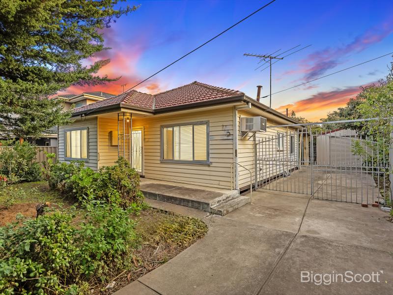 Unlock Endless Possibilities: Huge Allotment in Prime Location! 