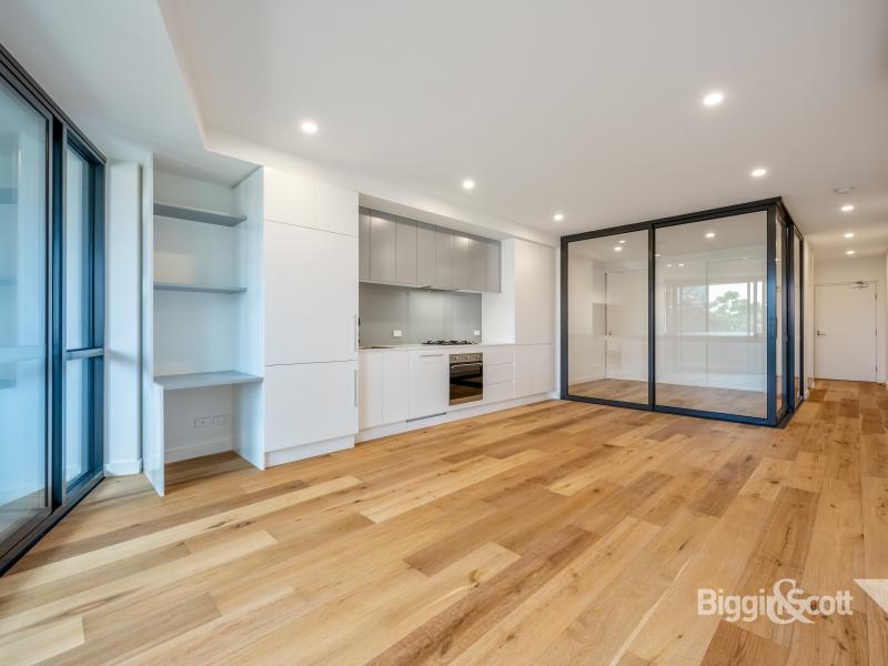 ***UNDER APPLICATION*** Sparkling 1 Bedroom Apartment
