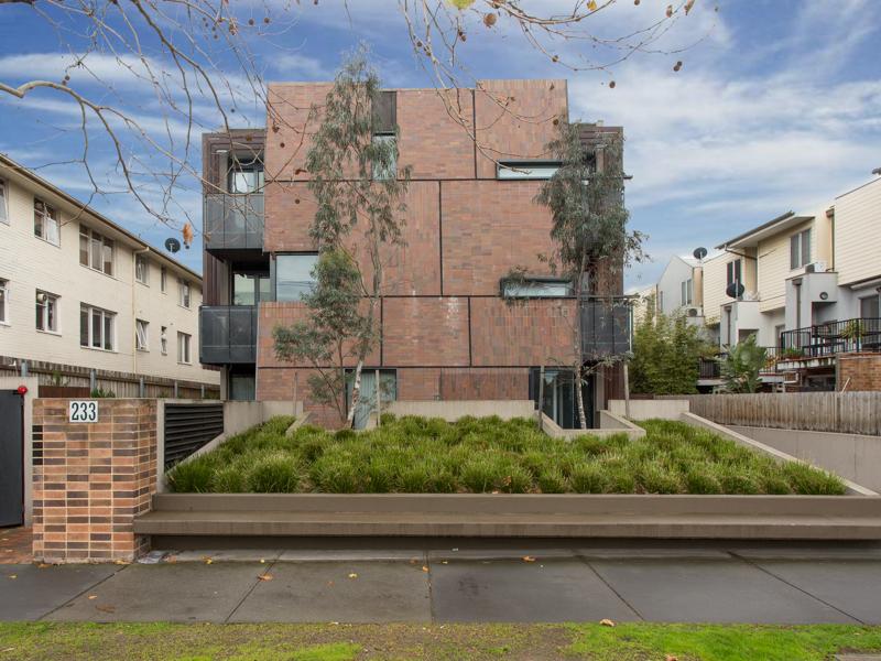 Quality Ground Floor Apartment