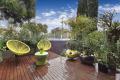 Brilliant Courtyard Appeal With Modern Style