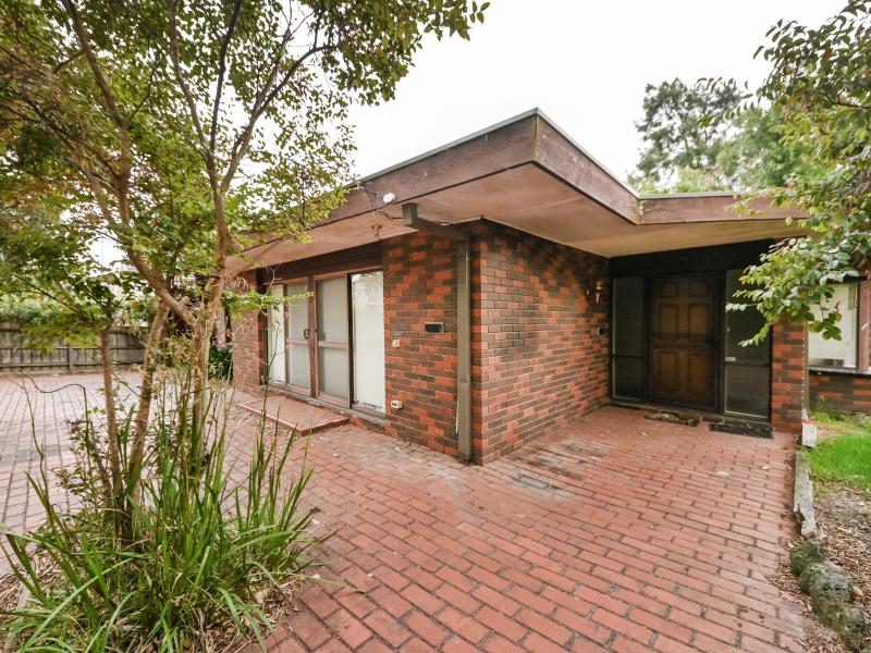 Prime Location - Glen Waverley School Zone