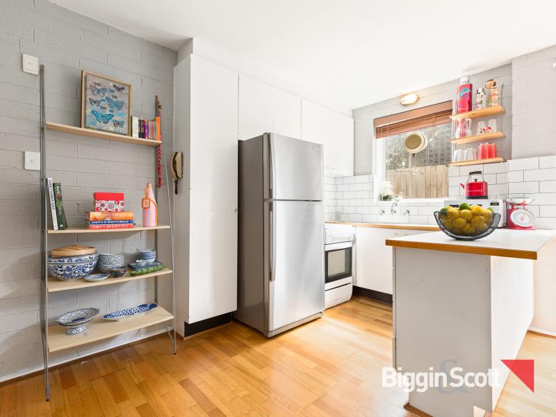 Chic Ground-Floor Retreat Opposite Barkly Gardens