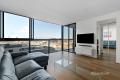 STYLISH INNER-CITY LIVING WITH SWEEPING VIEWS