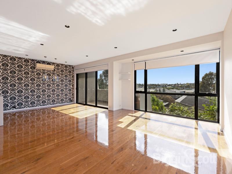 Sophisticated Home Offers Low Maintenance Living 