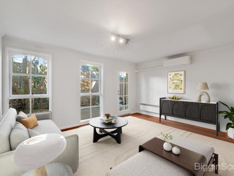 Exceptional Easy Living In River Locale