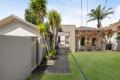 Contemporary Family Living in a Prime Bayside Location!