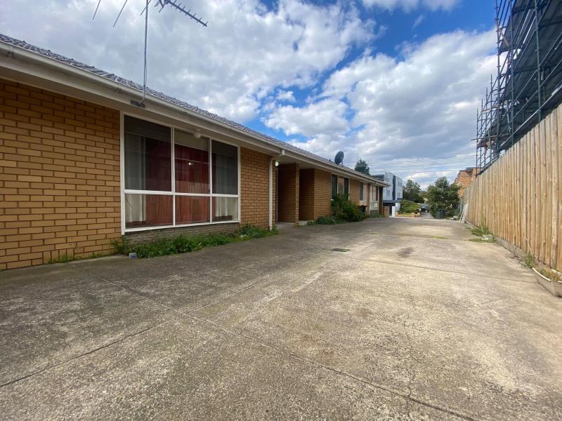 Light-Filled One-Bedroom Unit in the Heart of Brunswick