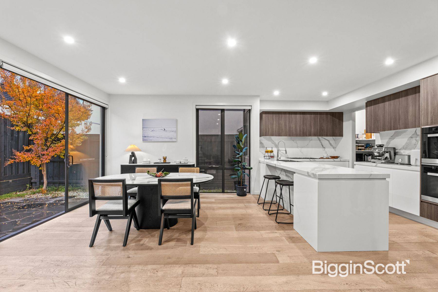 16 Latrobe Avenue, Alphington VIC 3078, Alphington - Thumbnail 2