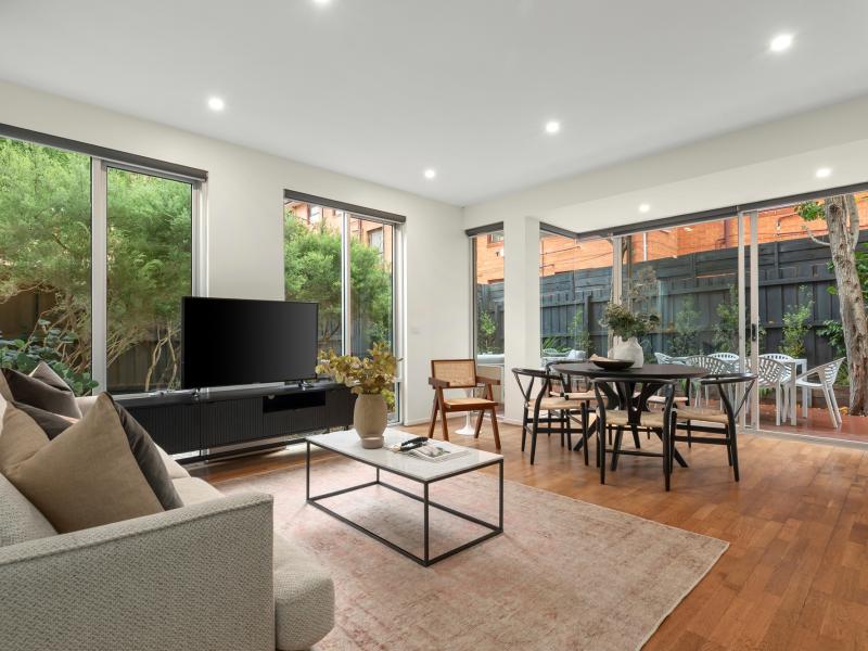 Spacious, Sunlit & Stylish with Large Wrap-Around Courtyard