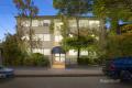 CHIC APARTMENT LIVING IN EAST MELBOURNE