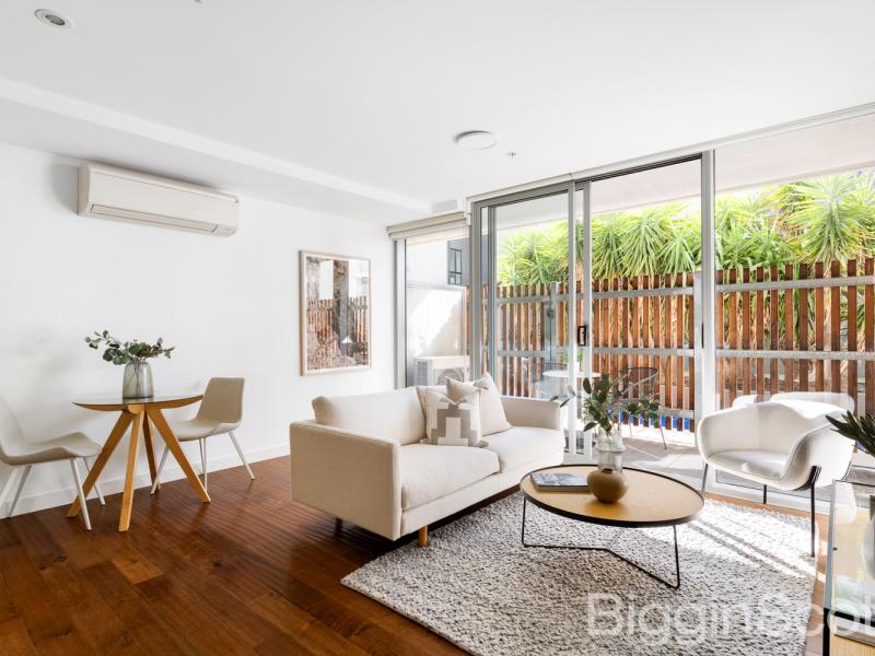 Courtyard Living in the Heart of Port Melbourne