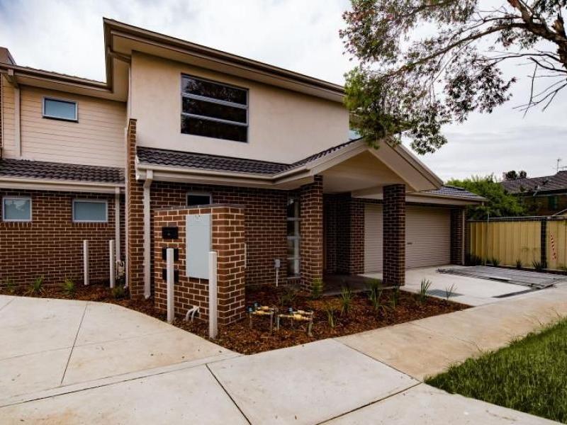 MODERN THREE BEDROOM TOWNHOUSE