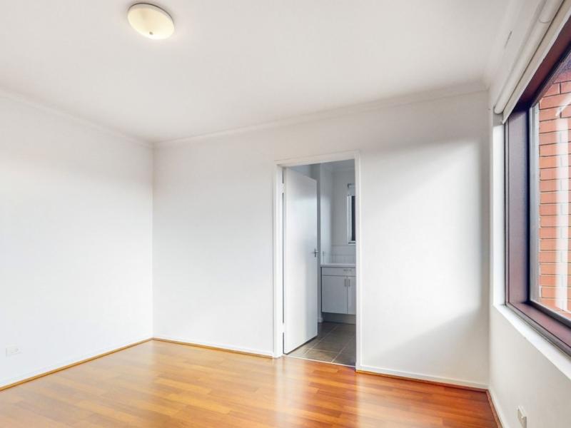 ONE BEDROOM APARTMENT IN CENTRAL LOCATION