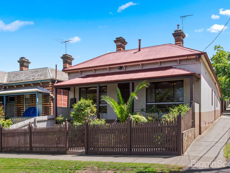 UNDER APPLICATION- Family home in a Premier Location!