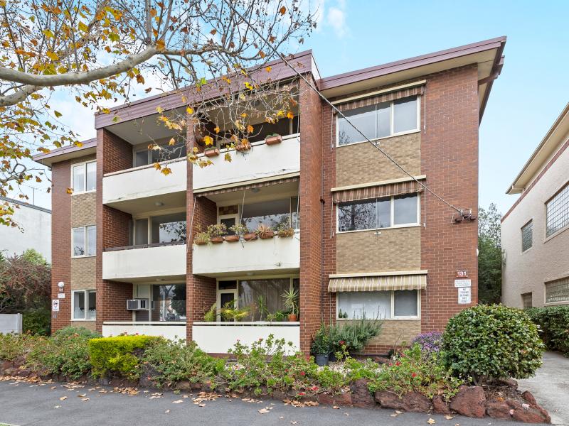 Stylish 2-Bedroom Apartment in Elwood 