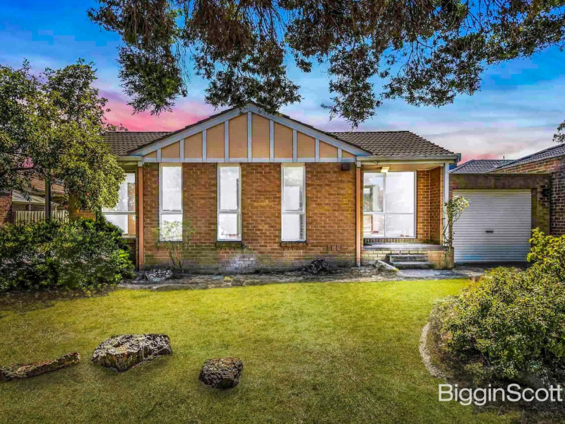Convenient & Comfortable Living in Glen Waverley