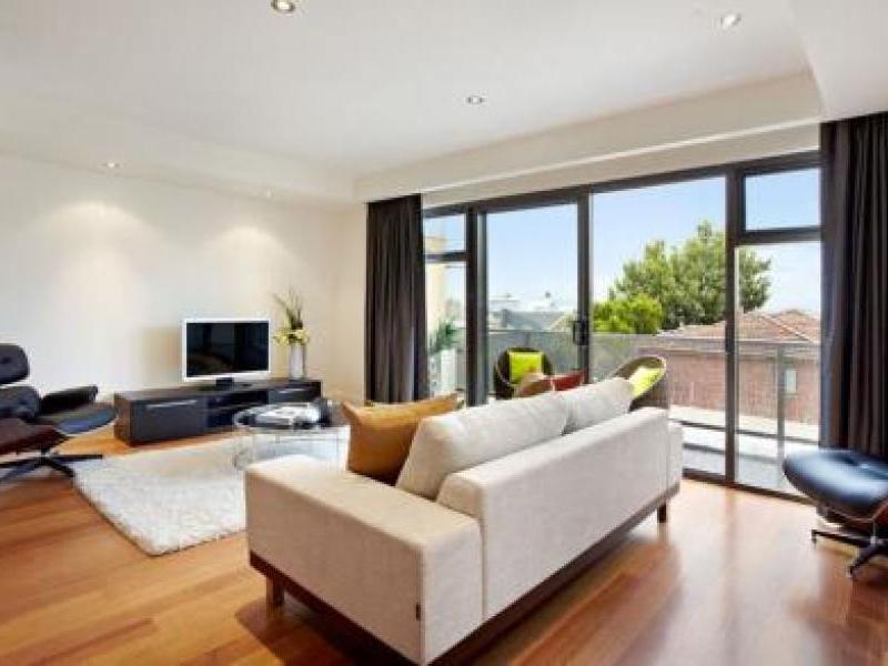 One Bedroom Apartment In Great Location