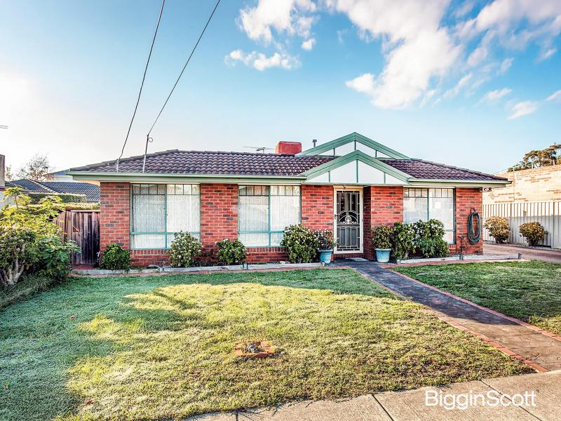 Stylish 3-Bedroom Front Unit with Ensuite & Double Garage