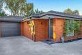 Modern and Comfortable Home - Take advantage of everything Altona North has to Offer! 