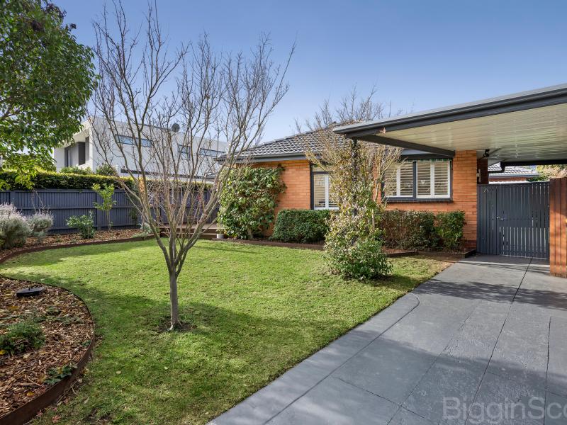 Renovated Front Villa in a Garden Setting