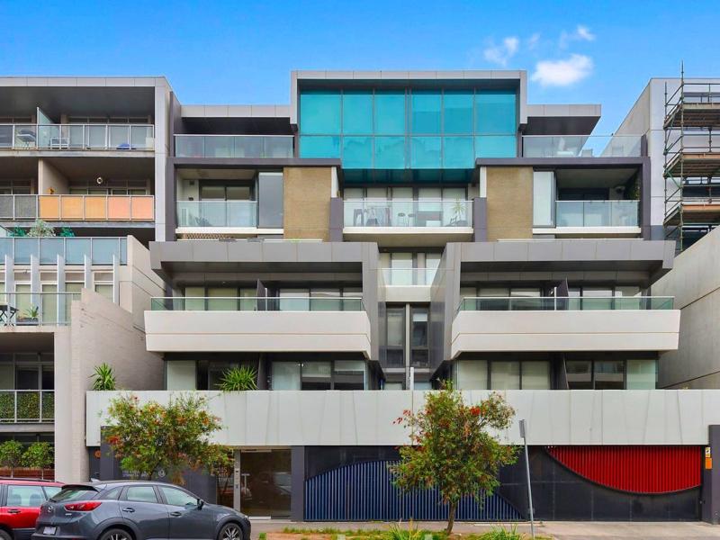 Top Floor 2 Bedroom Apartment in Boutique Development